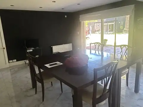 Casa en Alquiler Temporal con 2 cocheras