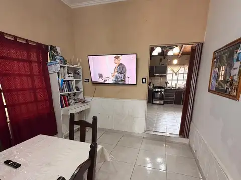 Casa 4 ambientes con 1 baño