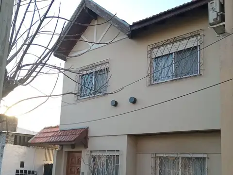 Depto Tipo Casa en Venta de 4 ambientes