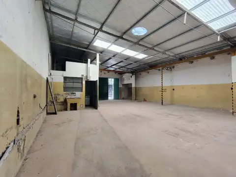 Galpon en Venta 30  mts Fondo