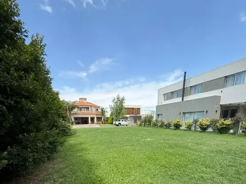 Terreno en Venta en Los Troncos, USD 160.000