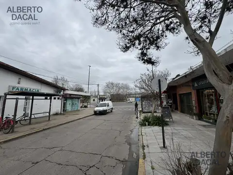 Diag. 92 e/ Cno Centenario y 472