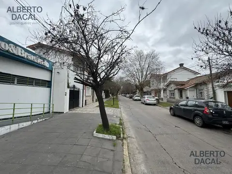 Local en Alquiler en City Bell, $ 650.000