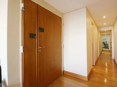 Departamento en Venta con 2 cocheras