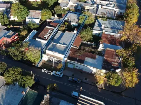 VENTA DE CASA MULTIFAMILIAR C/ LOCALES AL FRENTE