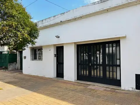 CASA 1 DORMTORIO VENTA EN LA PLATA GARAGE Y PATIO
