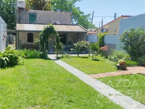 Casa con hermoso jardin en Ezeiza
