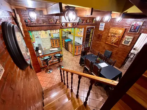 Casa 6 ambientes con 2 baños