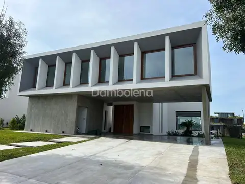 Casa en Alquiler de 4 dormitorios