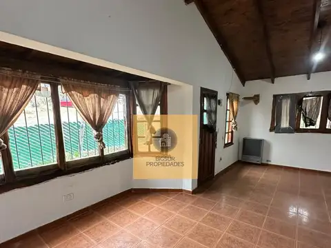 Casa 3 ambientes con 1 baño