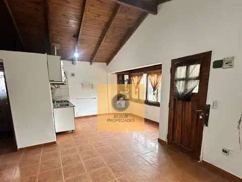 Casa en Alquiler con 1 cochera