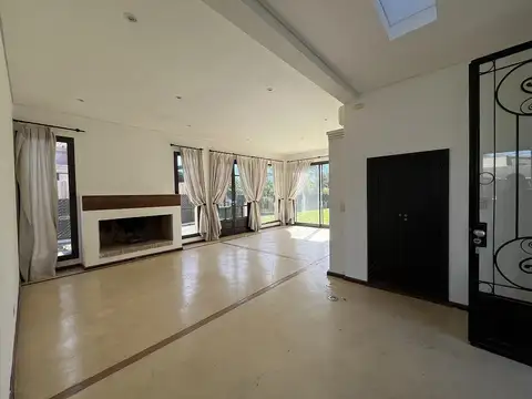 Casa en Alquiler de 3 dormitorios
