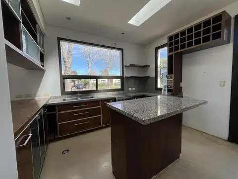Casa en Alquiler al Noreste