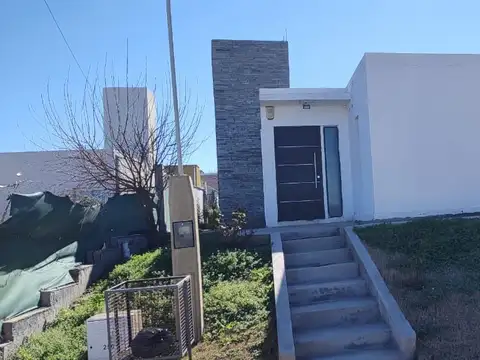 Casa en Alquiler en Juana Koslay, Juan Martín de Pueyrredón