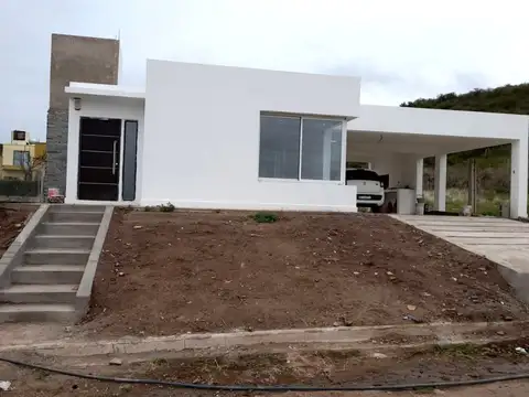 Casa en Alquiler en Juana Koslay, $ 1.300.000
