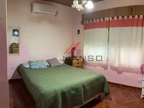 Fragata Sarmiento al 1700 ante esquina Rico