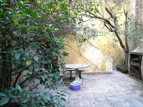 Casa a la venta 3 ambientes con patio Wilde