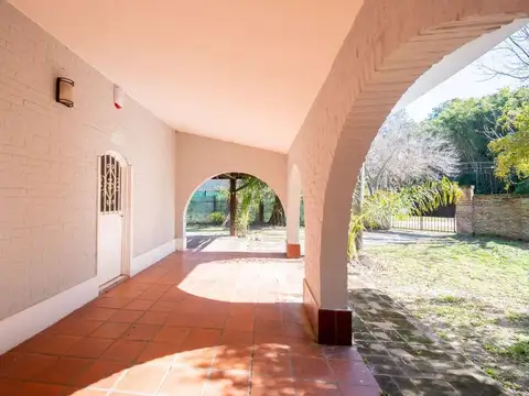 SE VENDE CASA QUINTA 2 DORM Y PILETA EN LAS PALTAS