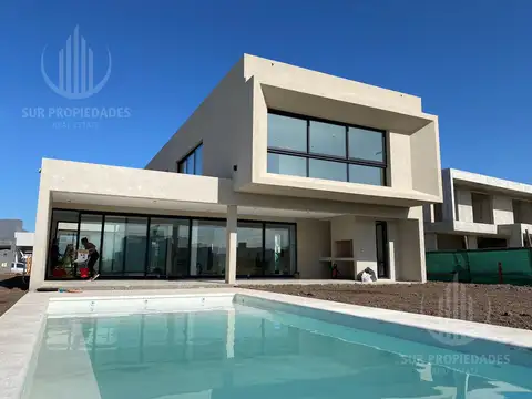 Casa en Terralagos, Canning