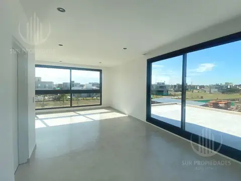 Casa 5 ambientes con 4 baños