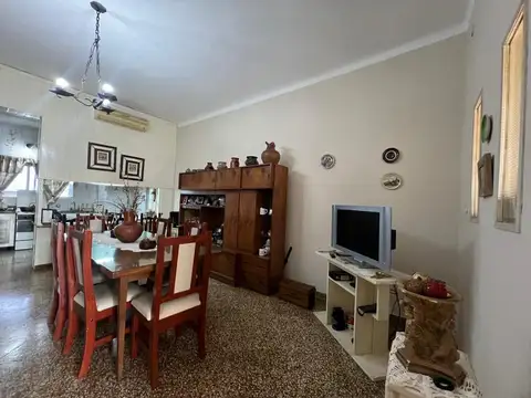 Casa en Alquiler en Zarate, $ 950.000