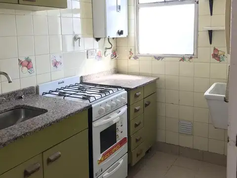 Departamento en Alquiler en Parque Chacabuco, $ 550.000