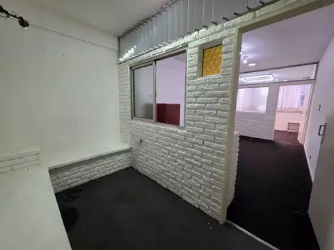 Oficina 2 ambientes con 1 baño