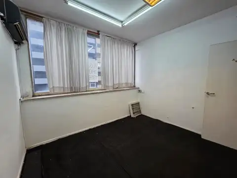 Once (Av. Pueyrredón 468) Oficina/consultorio. 2 despachos. Baño. 26m2