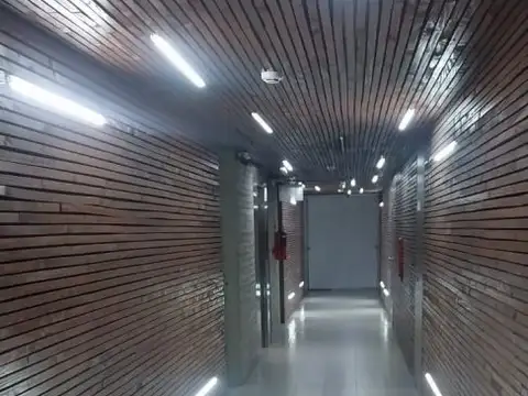 Oficina en Alquiler con 1 cochera