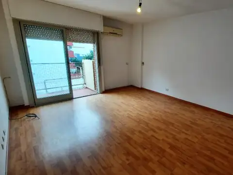 QUILMES CENTRO - MONOAMBIENTE EN ALQUILER