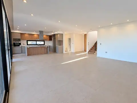 Venta | Casa a estrenar al agua con pileta | El Cantón Norte