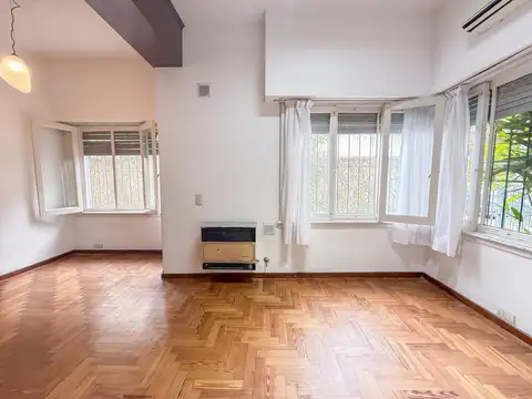Depto Tipo Casa en Venta con 1 cocheras