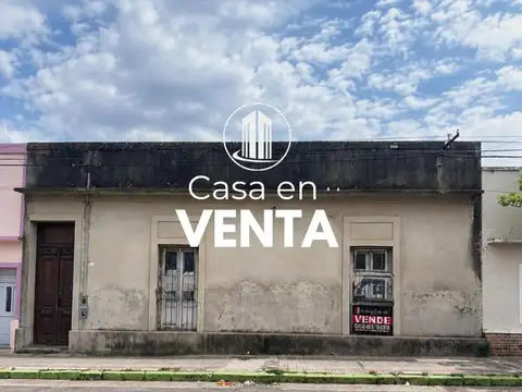 VENDO. Casa con importante TERRENO Céntrico. Concordia, ER.-