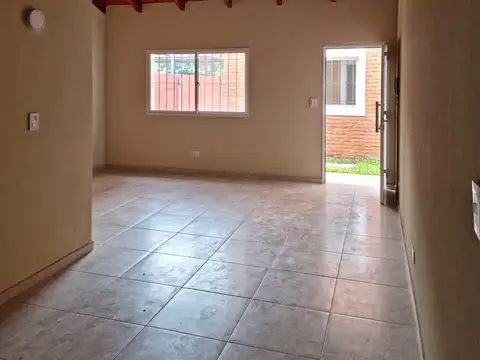 Departamento en Alquiler en Funes, $ 700.000