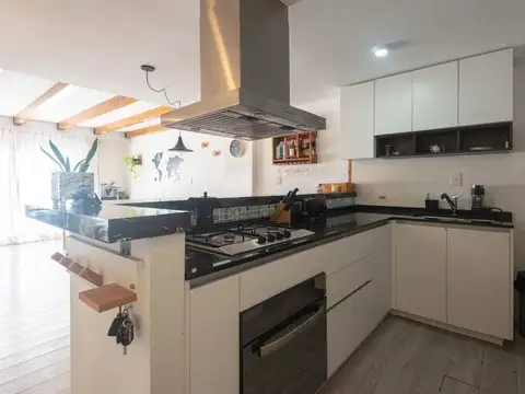 VENTA DEPARTAMENTO DUPLEX 3 AMBIENTES COLEGIALES