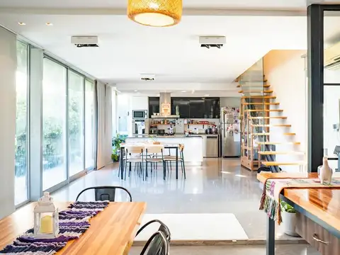 Casa 7 ambientes con 3 baños