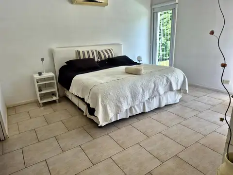 Casa en Venta en Loma Verde, USD 270.000