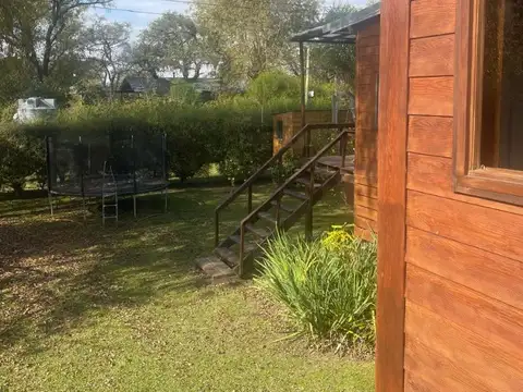 Casa 4 ambientes con 2 baños