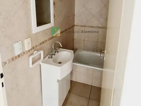 Casa en Alquiler en Villa Ballester, $ 880.000