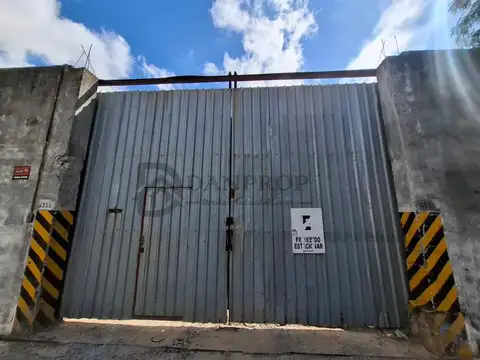 LAVALLE 4500 - GALPON 900 MTS   2 LOTES 600 MTS - 1500 MTS - V. MARTELLI - VENDE