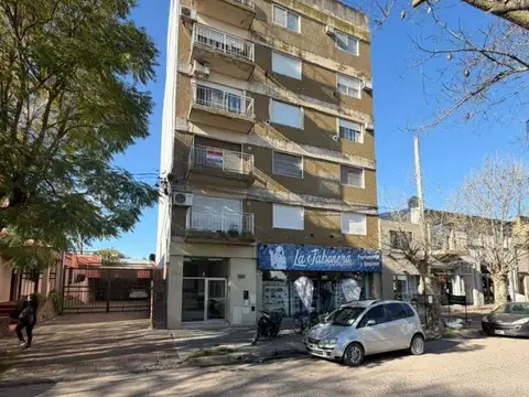 3 De Febrero 500, Piso 1°