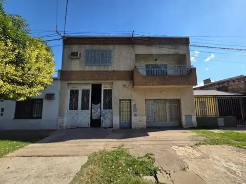Casa 3 Dormitorios Con Galpoón En Venta En Coulin 3200 Zona Sur Rosario