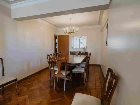 Departamento en Venta de 8 ambientes