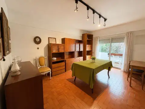 Excelente semipiso de 3 Ambientes con Balcón y Cochera en Villa del Parque