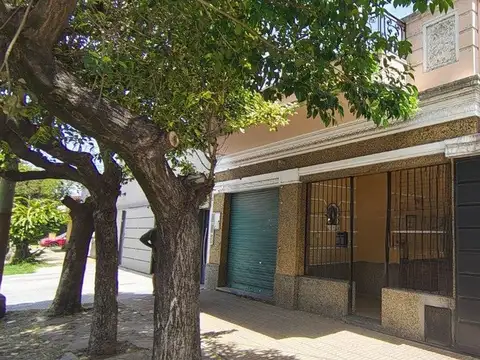 VENTA CASA 4 AMBIENTES BERNAL LOCAL GARAGE