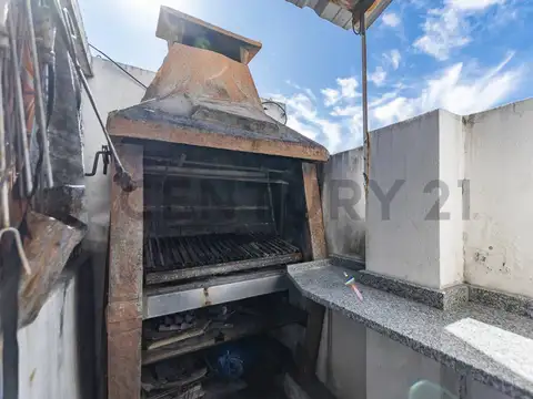 VENTA PH 5 amb + patio en Avellaneda