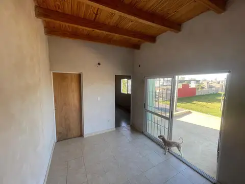 Venta - Casa 2 dormitorios Roldan