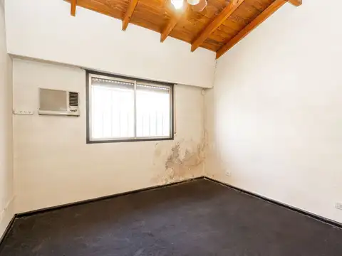 VENTA CASA 4 AMBIENTES PATIO COCHERA CARAPACHAY