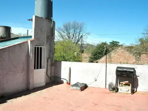 Casa 5 ambientes con 2 baños