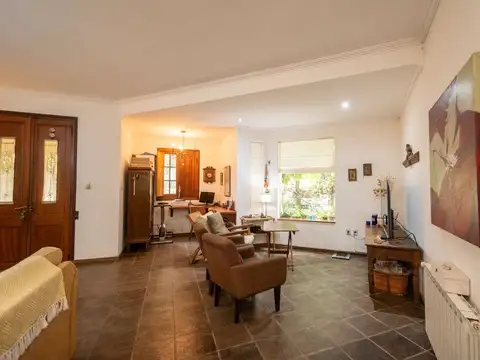Casa 7 ambientes con 3 baños